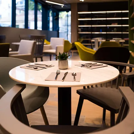 Szálloda Campanile Centre St Roch 3*